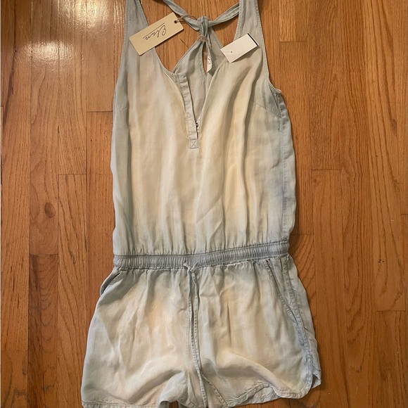 Romper by Elan, Size S, never worn, roomy - Picture 5 of 9